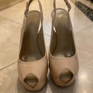 Giuseppe nude heel